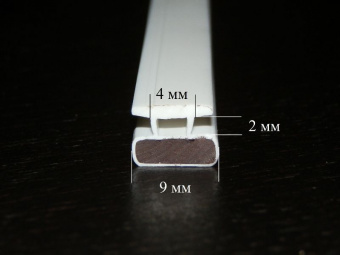 Магнитный уплотнитель в профиль двери белый, длина 154 cм. WM-B15